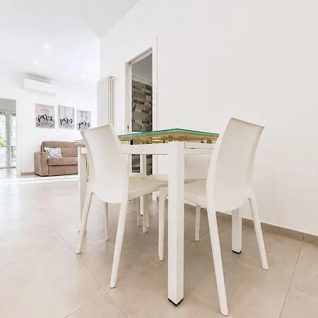 Hostdomus - Fior Di Mare - Alloggi Con Parcheggio Privato Apartmán *