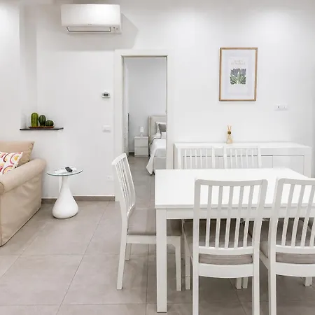 Hostdomus - Fior Di Mare - Alloggi Con Parcheggio Privato *